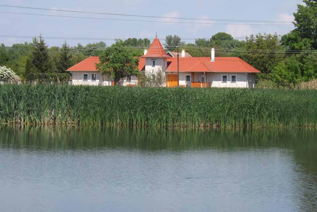 Nagybajcsi Koertefa Vendeghaz Apartment Exterior photo